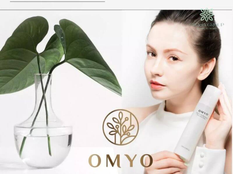 Toner dưỡng trắng Ultra White Blooming Proactive
